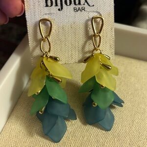 Bijoux Bar Leafy Elegance Earrings